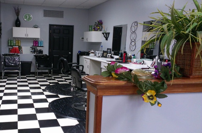 Kelly's Creative Hair Salon Entry way